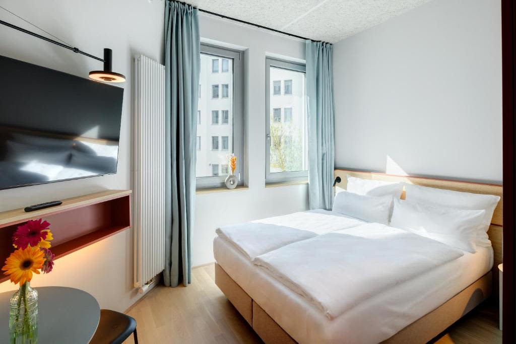 Wohnung zur Miete Wohnen auf Zeit 1.993 € 1 Zimmer 18 m²<br/>Wohnfläche ab sofort<br/>Verfügbarkeit Münchner Straße Unterföhring 85774