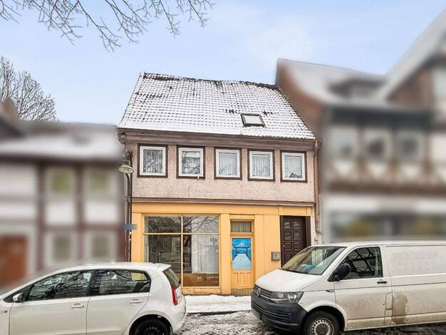Reihenmittelhaus zum Kauf 160.000 € 6 Zimmer 120 m² 121 m² Grundstück Helmstedt 38350