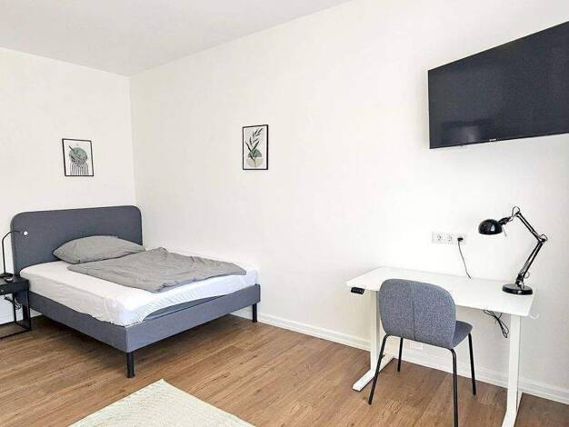 WG-Zimmer zur Miete auf Zeit 650 € 17 m² 4. Geschoss frei ab 15.07.2026 Röderbergweg 4.OGre Ostend Frankfurt am Main 60314