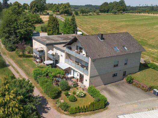 Mehrfamilienhaus zum Kauf 998.000 € 25 Zimmer 757 m² 2.879 m² Grundstück frei ab sofort Auf dem Hüttenberg 1 Schillingen 54429