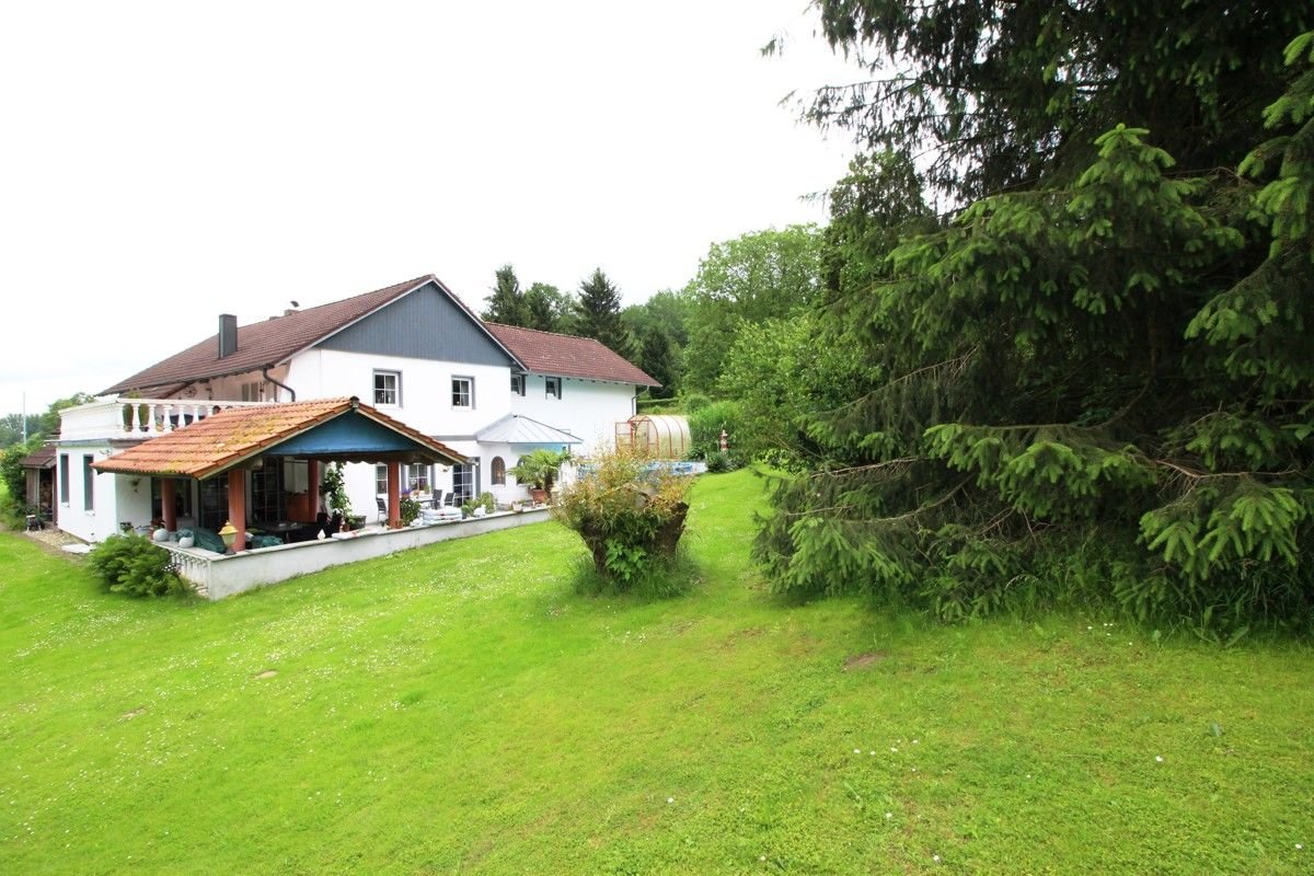 Mehrfamilienhaus zum Kauf 749.000 € 8 Zimmer 380 m²<br/>Wohnfläche 7.000 m²<br/>Grundstück Sandbach Vilshofen / Sandbach 94474