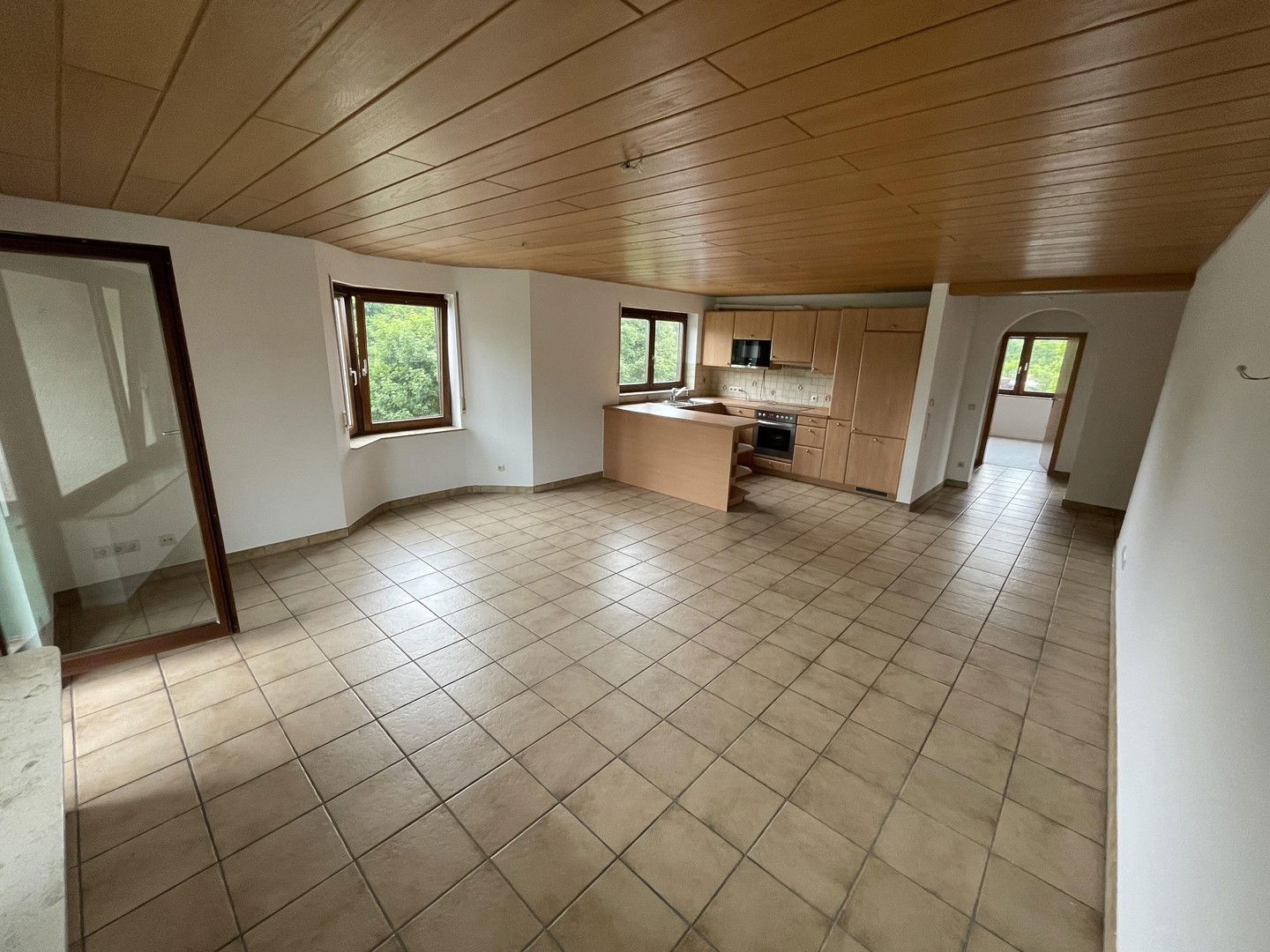 Wohnung zur Miete 930 € 3 Zimmer 83 m²<br/>Wohnfläche 1.<br/>Geschoss 01.04.2025<br/>Verfügbarkeit Schwaikheim 71409