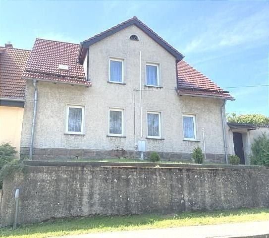 Einfamilienhaus zum Kauf 85.000 € 7 Zimmer 170 m²<br/>Wohnfläche 498 m²<br/>Grundstück ab sofort<br/>Verfügbarkeit Altenroda Bad Bibra 06647