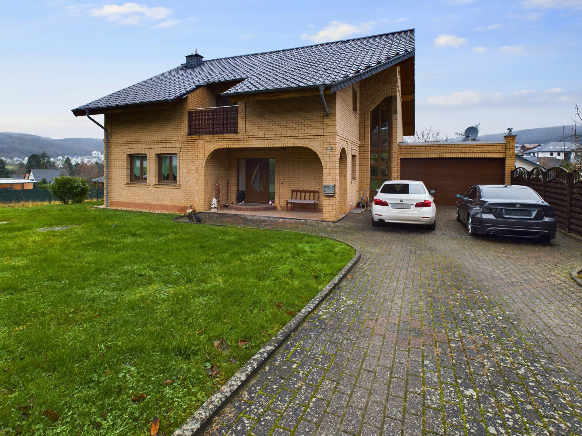 Einfamilienhaus zum Kauf 499.000 € 7,5 Zimmer 226 m²<br/>Wohnfläche 1.088 m²<br/>Grundstück Kornblumenweg 17 Hasenfeld Heimbach / Hasenfeld 52396