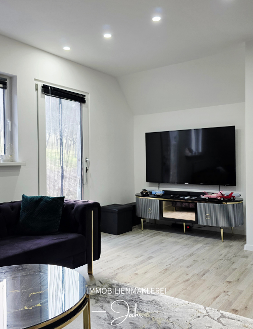 Immobilie in Elfershausen - Modernisiertes Mehrfamilienhaus als Renditeobjekt oder für Mehrgenerationen - Bild 3