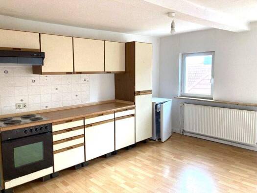 Wohnung zur Miete 320 € 2 Zimmer 43 m² 2. Geschoss Löwenstr 14 Bischofsheim 97653