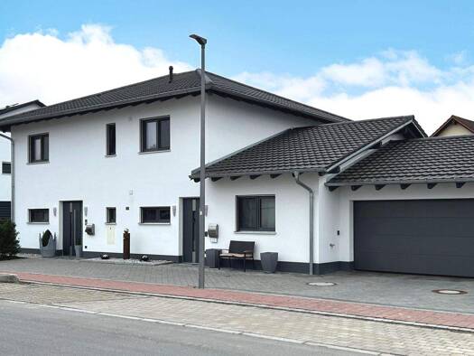 Einfamilienhaus zum Kauf 750.000 € 8 Zimmer 244 m² 676 m² Grundstück frei ab sofort Geiselhöring 94333