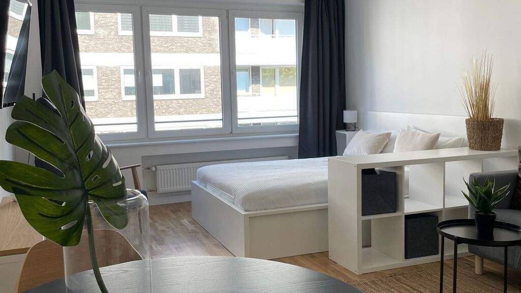 Studio zur Miete 950 € 1 Zimmer 32 m² 3. Geschoss frei ab 01.05.2026 Mauerstraße 18 Golzheim Düsseldorf 40476