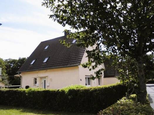 Einfamilienhaus zum Kauf 349.000 € 8 Zimmer 176 m² 935 m² Grundstück Platte Heide Menden 58708