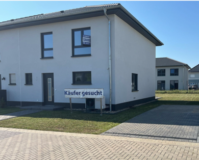 Doppelhaushälfte zum Kauf provisionsfrei 310.000 € 4 Zimmer 116 m² 365 m² Grundstück Emmeringer Str Emmeringen Oschersleben 39387