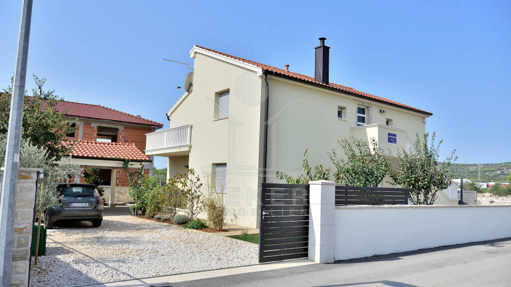 Mehrfamilienhaus zum Kauf 550.000 € 8 Zimmer 529 m² 252 m² Grundstück Vodice 22211