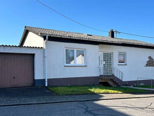 Haus zum Kauf 205.000 € 4 Zimmer 110 m² 573 m² Grundstück frei ab sofort Hüttigweiler Illingen , Saar 66557