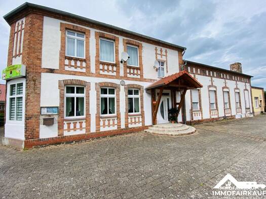 Restaurant zum Kauf 169.000 € 450 m² Gastrofläche 983 m² Grundstück Schweinitz Möckern 39279