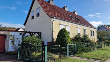 Doppelhaushälfte zum Kauf provisionsfrei 115.000 € 4 Zimmer 124 m² 560 m² Grundstück frei ab sofort Waldemar-Estel Str. 18 Seehausen Seehausen 39615