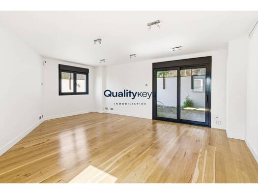 Chalet zum Kauf 1.450.000 € 6 Zimmer 360 m² Madrid 28055