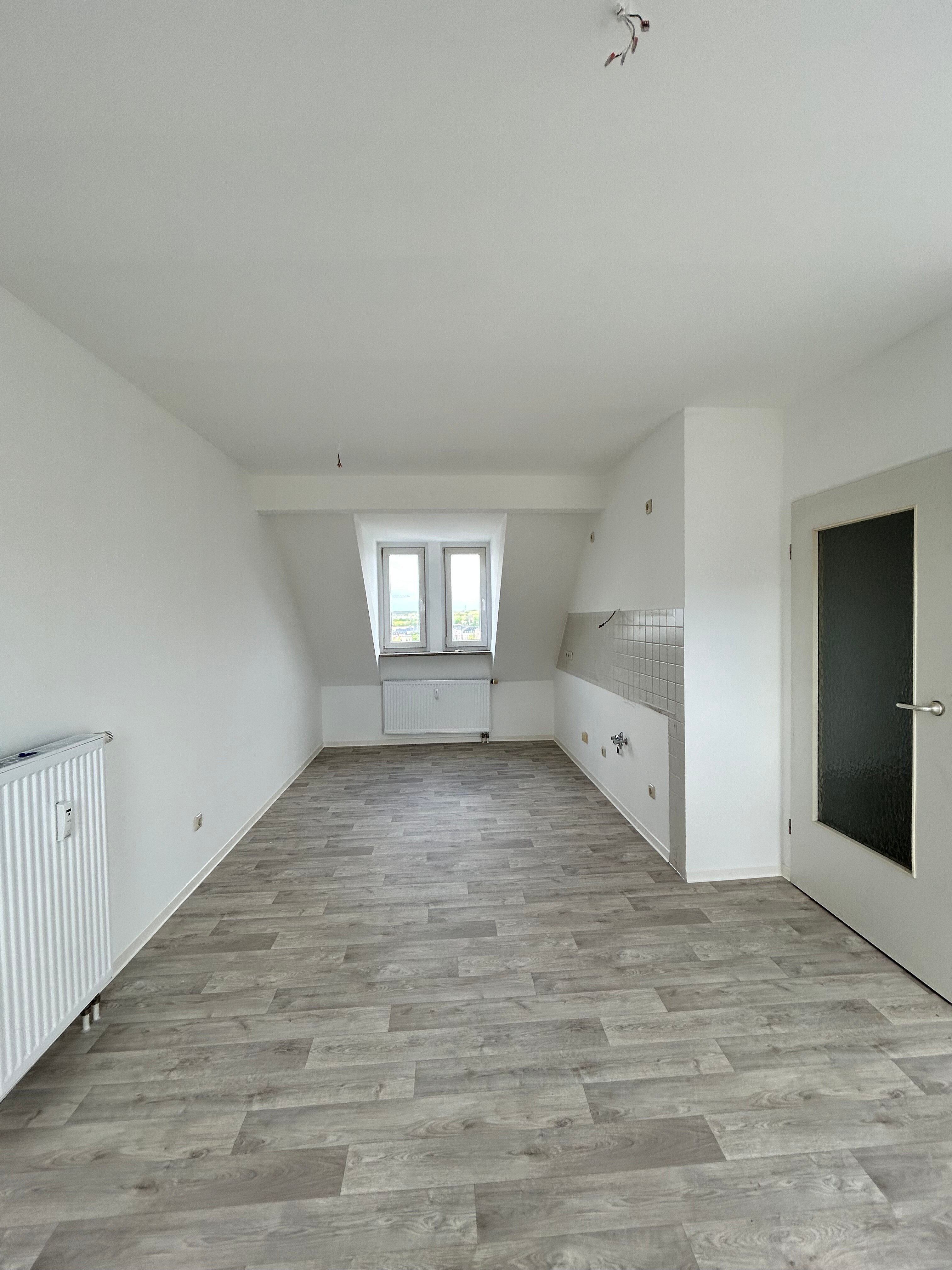 Wohnung zur Miete 210 € 1 Zimmer 42 m²<br/>Wohnfläche 5.<br/>Geschoss ab sofort<br/>Verfügbarkeit Hainstraße 105 Sonnenberg 211 Chemnitz 09130