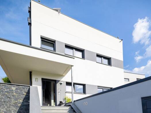 Einfamilienhaus zum Kauf 995.000 € 698 m² Grundstück Straß im Attergau 4881