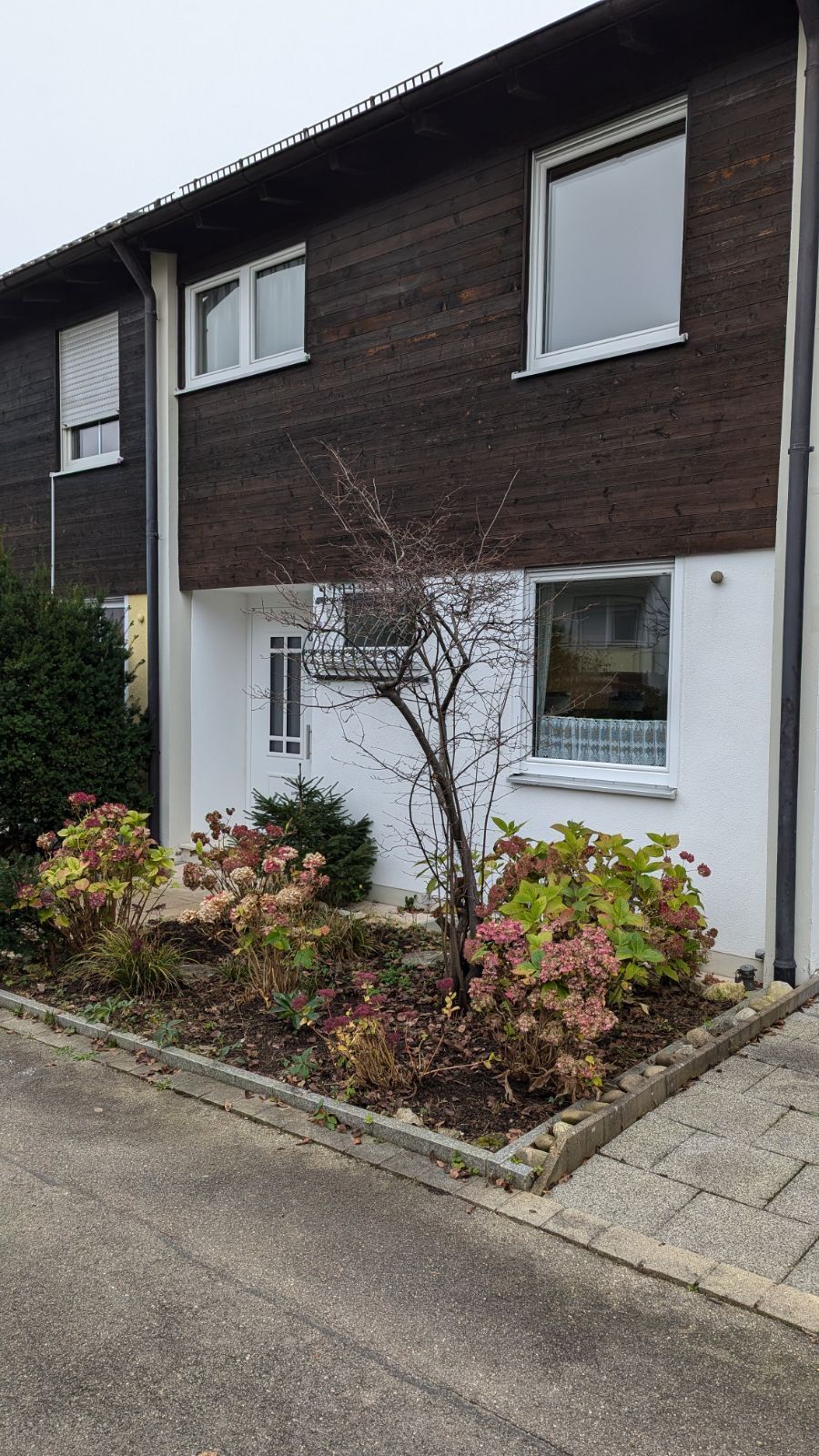 Reihenmittelhaus zur Miete 1.500 € 4 Zimmer 100 m²<br/>Wohnfläche 250 m²<br/>Grundstück ab sofort<br/>Verfügbarkeit Stadtgebiet Landsberg am Lech 86899