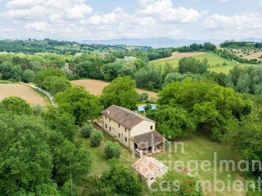 Haus zum Kauf 745.000 € 299 m² 8.350 m² Grundstück San Gemini 05029