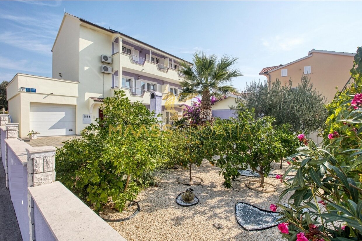 Mehrfamilienhaus zum Kauf 700.000 € 13 Zimmer 397,8 m²<br/>Wohnfläche Vodice 22100