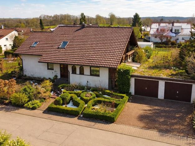 Einfamilienhaus zum Kauf 490.000 € 7 Zimmer 170 m² 825 m² Grundstück Grabenstetten 72582