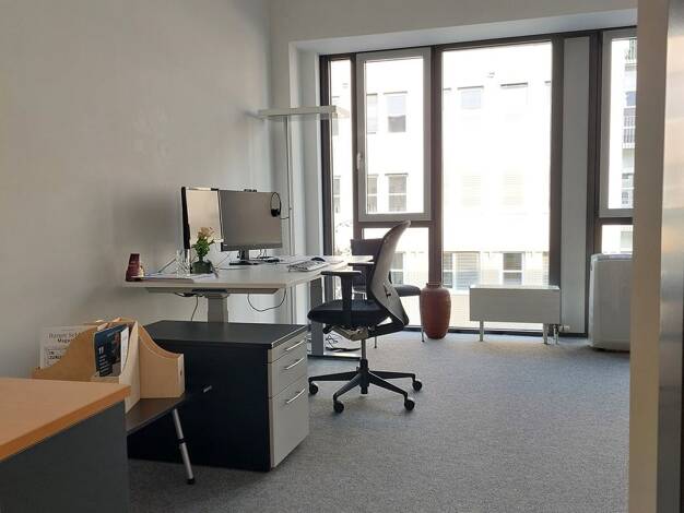 Bürofläche zur Miete provisionsfrei 528 € 38 m² Bürofläche Kreuznacher Straße Bad Cannstatt Bad Cannstatt 70372