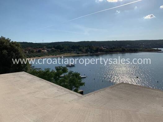 Einfamilienhaus zum Kauf 550.000 € 6 Zimmer 200 m² 1.019 m² Grundstück Zadar 23000