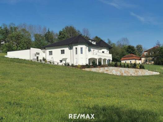 Einfamilienhaus zum Kauf - Erstbezug 950.000 € 8 Zimmer 273 m² 1.166 m² Grundstück Taufkirchen an der Pram 4775