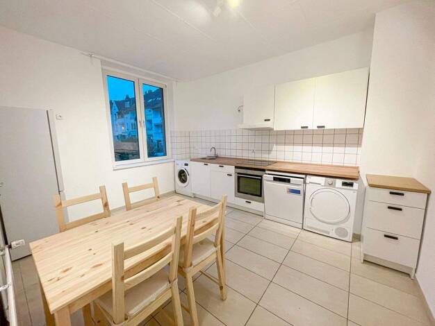 WG-Zimmer zur Miete Wohnen auf Zeit 420 € 25 m² 3. Geschoss frei ab sofort Mülheimer Straße 25 Frohnhausen Essen 45145