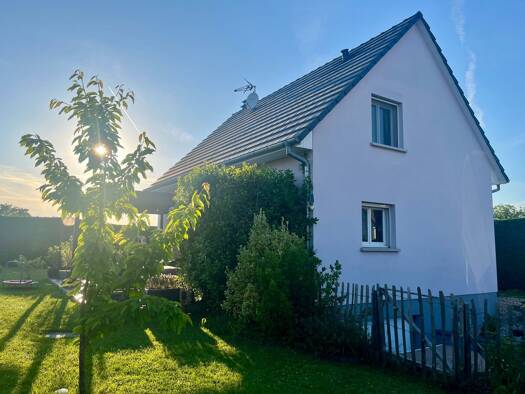 Einfamilienhaus zur Miete 1.850 € 4 Zimmer 120 m² 720 m² Grundstück frei ab 15.07.2026 Neuenburg Neuenburg am Rhein 79395