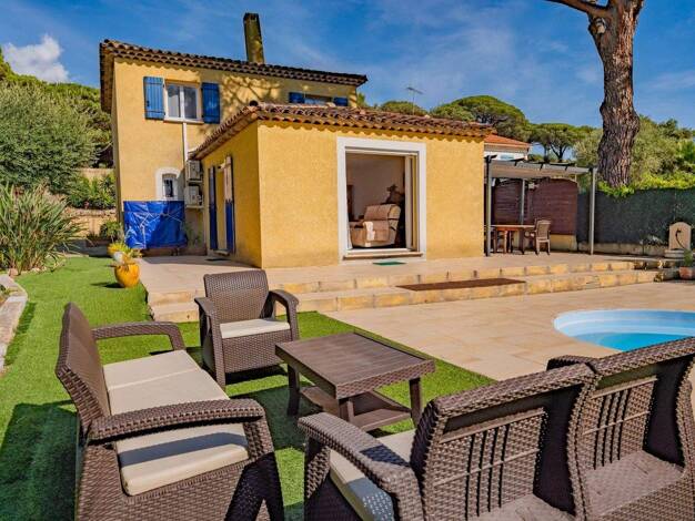 Villa zum Kauf provisionsfrei 975.000 € 5 Zimmer 135 m² 1.200 m² Grundstück Ville-Les Saquedes-Le Bouillonnet Sainte-Maxime 83120