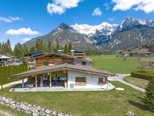 Haus zum Kauf 3.850.000 € 12 Zimmer 443 m² 946 m² Grundstück Sankt Ulrich am Pillersee 6393