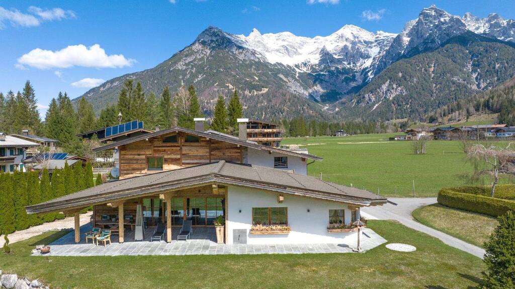 Haus zum Kauf 3.850.000 € 12 Zimmer 443 m² 946 m² Grundstück Sankt Ulrich am Pillersee 6393