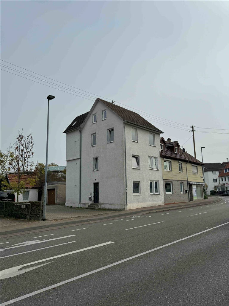 Mehrfamilienhaus zum Kauf 480.000 € 8 Zimmer 150 m²<br/>Wohnfläche 221 m²<br/>Grundstück Henriettenstraße 4 Mitte - West Kirchheim unter Teck 73230