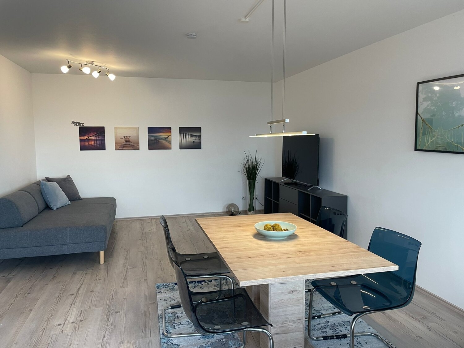 Wohnung zur Miete Wohnen auf Zeit 1.780 € 3 Zimmer 85 m²<br/>Wohnfläche 01.02.2025<br/>Verfügbarkeit Finkenberg Köln 51149