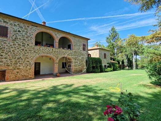 Einfamilienhaus zum Kauf 1.070.000 € 18 Zimmer 450 m² 15.000 m² Grundstück Lucignano