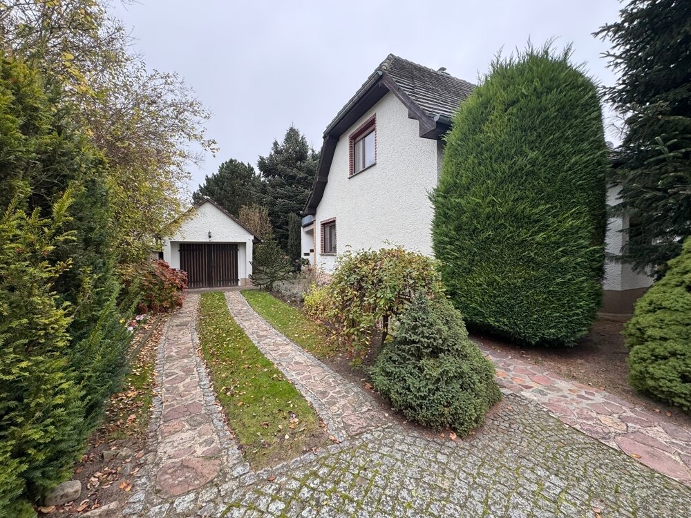 Einfamilienhaus zum Kauf 249.000 € 4 Zimmer 147 m²<br/>Wohnfläche 877 m²<br/>Grundstück Beeskow Beeskow 15848