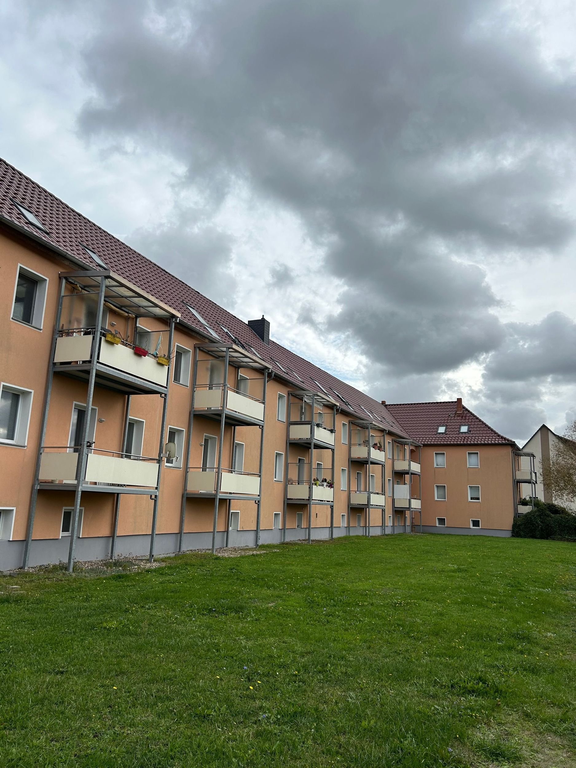 Wohnung zur Miete 443,09 € 3 Zimmer 65,2 m²<br/>Wohnfläche 1.<br/>Geschoss ab sofort<br/>Verfügbarkeit Fallersleber Str. 77 Hillersleber Straße Magdeburg 39126