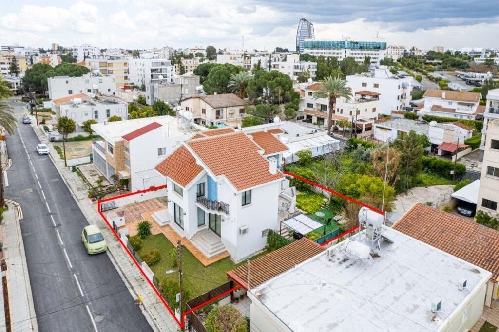 Einfamilienhaus zum Kauf 585.000 € 330 m²<br/>Wohnfläche Nicosia