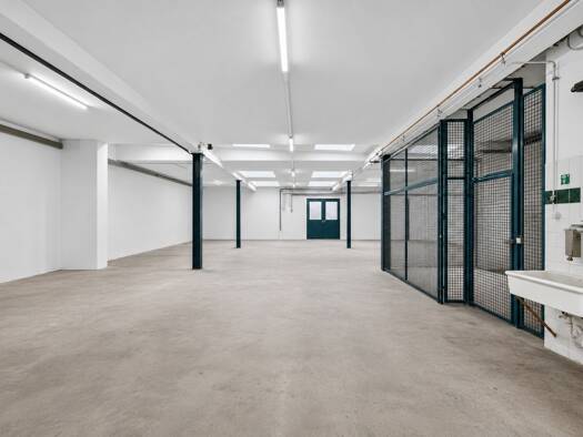 Lagerhalle zur Miete 1.900 € 240 m² Lagerfläche Oststadt Karlsruhe 76131