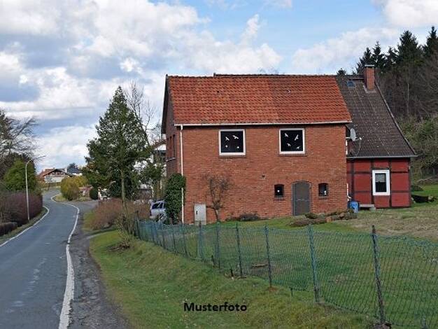 Einfamilienhaus zum Kauf 305.000 € 8 Zimmer 317,1 m² 334 m² Grundstück Weilburg Weilburg 35799