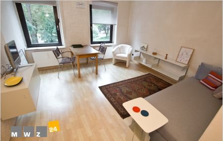 Wohnung zur Miete Wohnen auf Zeit 795 € 2 Zimmer 38 m²<br/>Wohnfläche 01.12.2024<br/>Verfügbarkeit Lintorf Ratingen 40885