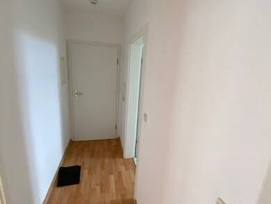 Wohnung zur Miete 330 € 2 Zimmer 46 m² Dachgeschoss, 3. Geschoss frei ab sofort Elisenstraße Fermersleben Magdeburg 39122
