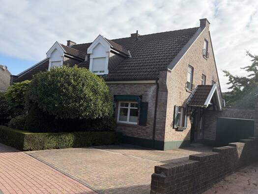 Doppelhaushälfte zur Miete 1.050 € 4 Zimmer 130 m² 352 m² Grundstück frei ab 15.10.2026 Gronau Gronau 48599