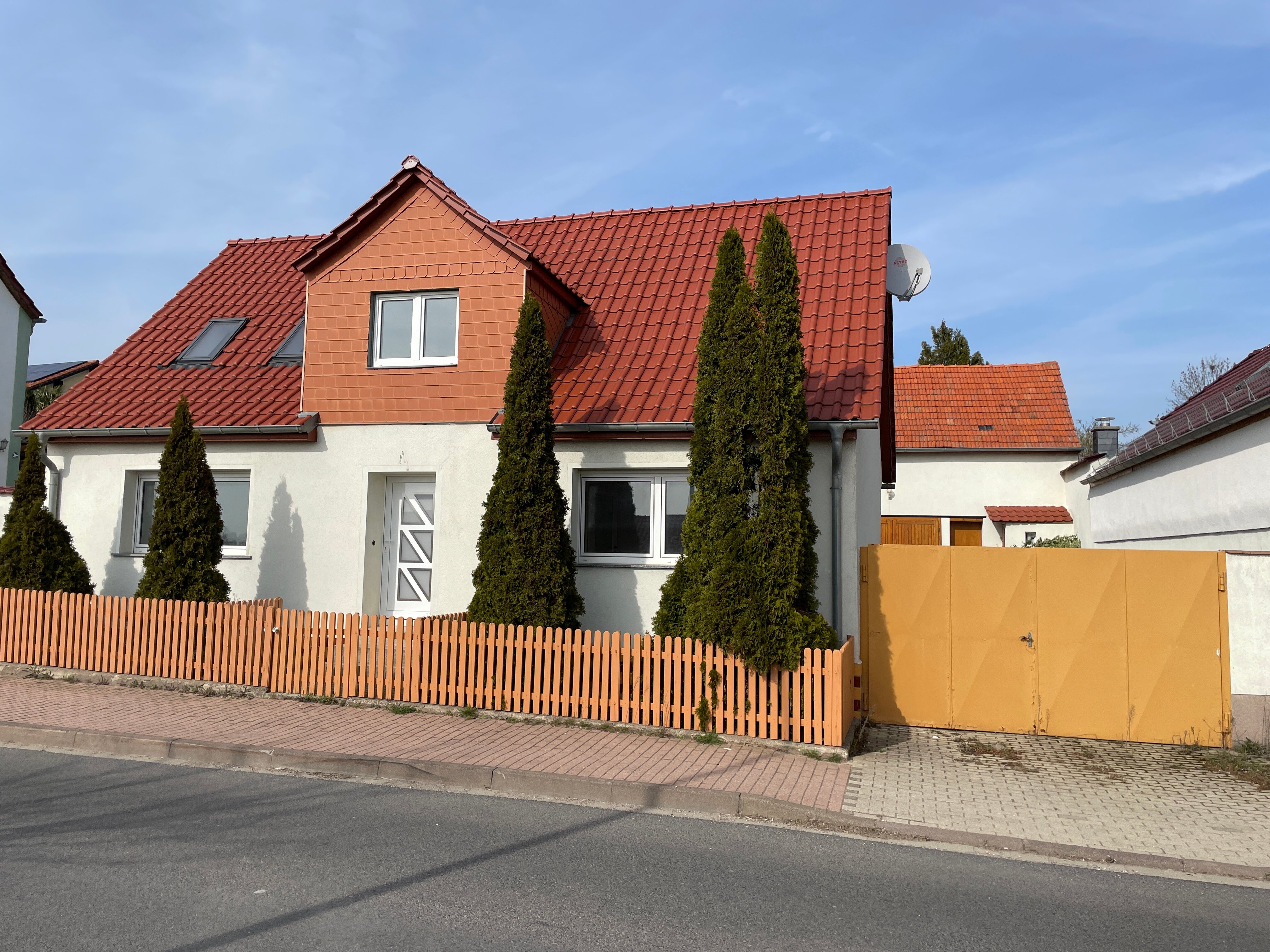 Einfamilienhaus zum Kauf 299.000 € 6 Zimmer 262 m²<br/>Wohnfläche 1.100 m²<br/>Grundstück Gangloffsömmern Gangloffsömmern 99634