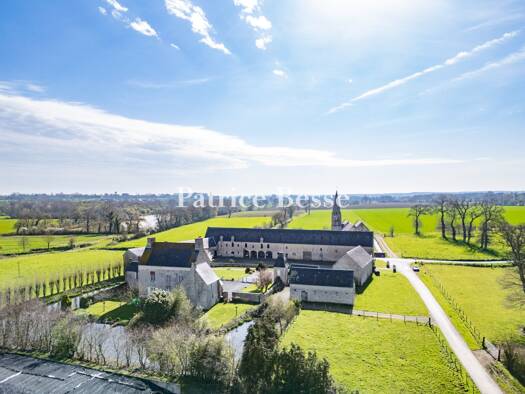 Herrenhaus zum Kauf 1.882.956 € 5 Zimmer 300 m² 380.000 m² Grundstück Bayeux 14400