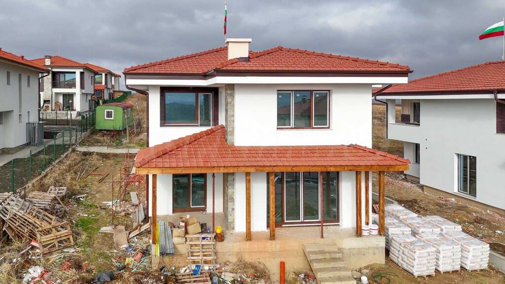 Reihenmittelhaus zum Kauf 330.000 € 7 Zimmer 220 m² Gurmazovo