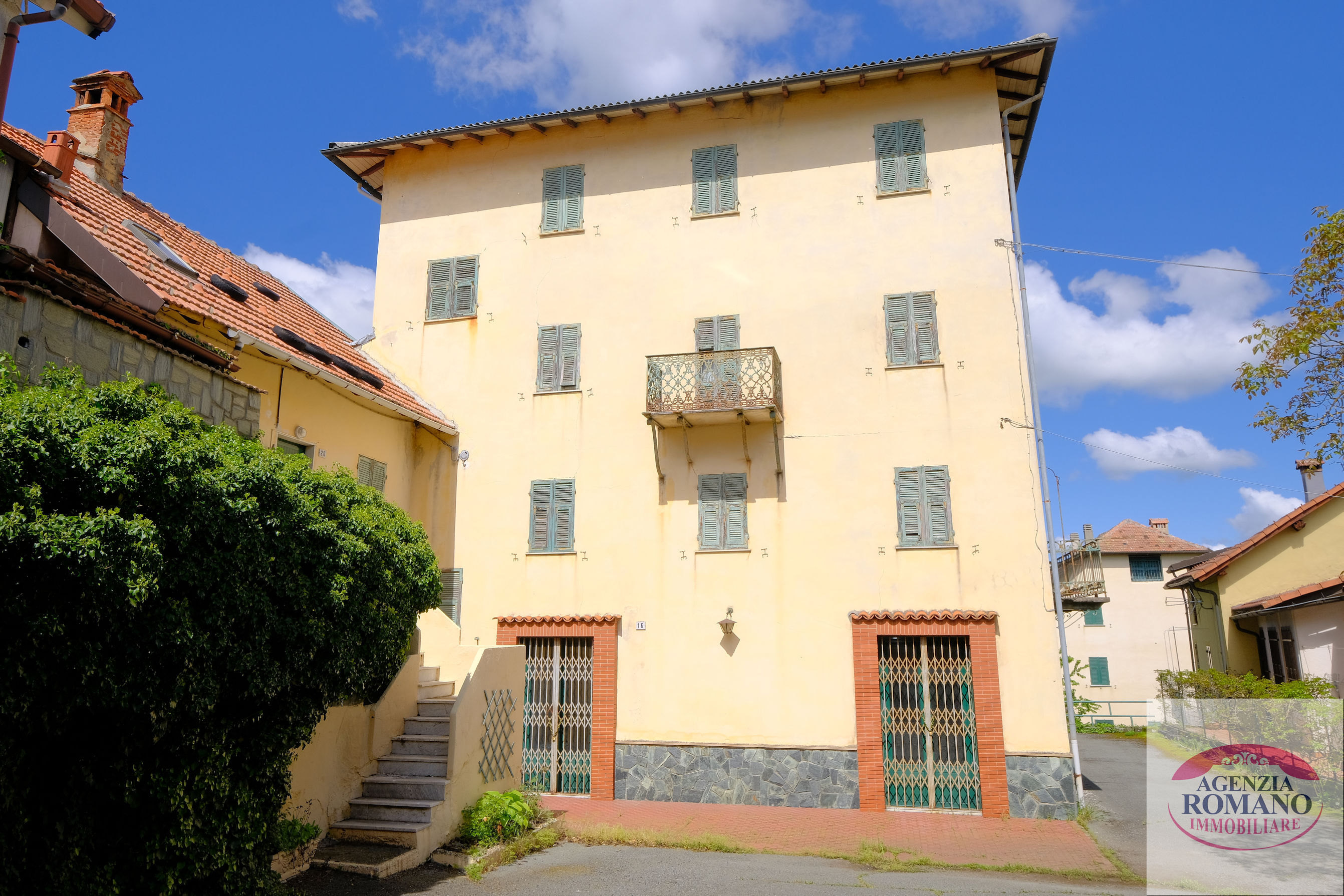 Haus zum Kauf 110.000 € 25 Zimmer 534 m²<br/>Wohnfläche 630 m²<br/>Grundstück ab sofort<br/>Verfügbarkeit Via Chiesa - Palo Sassello 17046