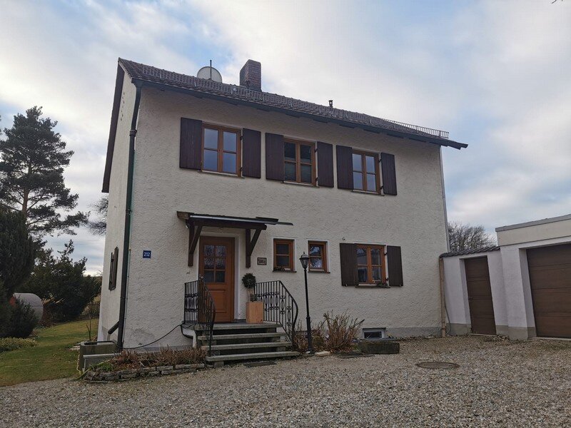 Haus zum Kauf provisionsfrei 240.000 € 6 Zimmer 153,2 m²<br/>Wohnfläche 1.198 m²<br/>Grundstück :  Langenhettenbach 212 Langenhettenbach Ergoldsbach 84061