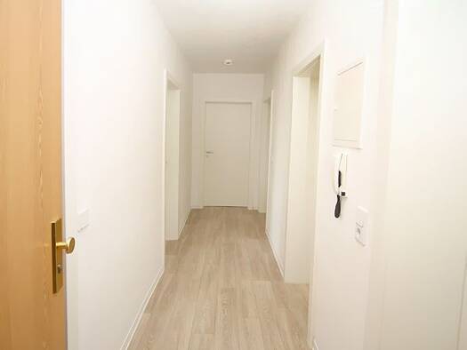 Wohnung zur Miete 419 € 4 Zimmer 67,6 m² 2 Geschosse frei ab sofort Benndorf 06308